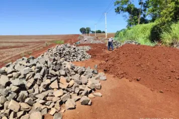 PAVIMENTAÇÃO POLIÉDRICA DA ESTRADA RURAL ALTO IGUAÇUZINHO 2ª ETAPA